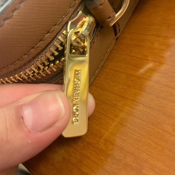 Brand Micheal Kors crossbody - Picture 4 of 4